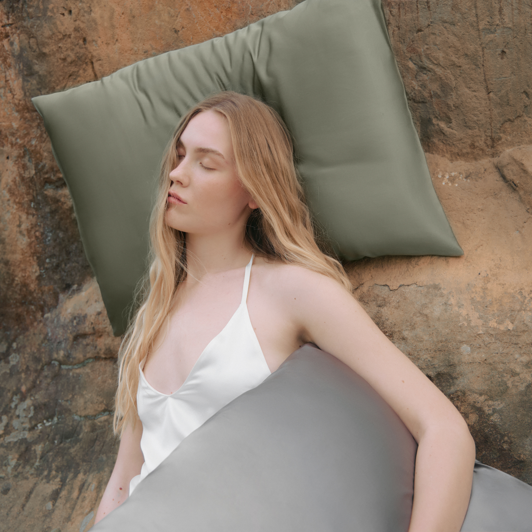 блакитна шовкава наволочка,blue silk pillowcase, голубая шелковая наволочка, Наволочка Шовкова, Silk Pillowcase, Pillowcase, Mulberry Silk Pillowcases, Silk Pillowcase Collection, наволочка шелковая Шовк, Mulberry шовк, Silk, Mulberry Silk, 100Percent Mulberry Silk, 100% шовк, Mulberry шелк, Шелк,постіль, постільна білизна, МОЛОДО, MOLODO, Linens